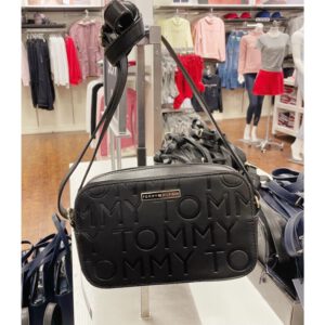 《新款上市》美國🇺🇸直寄~Tommy Hilfiger 小方包 相機包 肩背包 側背包 禮物