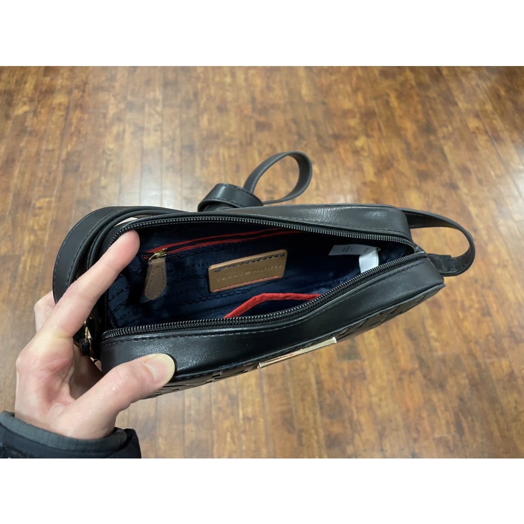 《新款上市》美國🇺🇸直寄~Tommy Hilfiger 小方包 相機包 肩背包 側背包 禮物:圖片 4