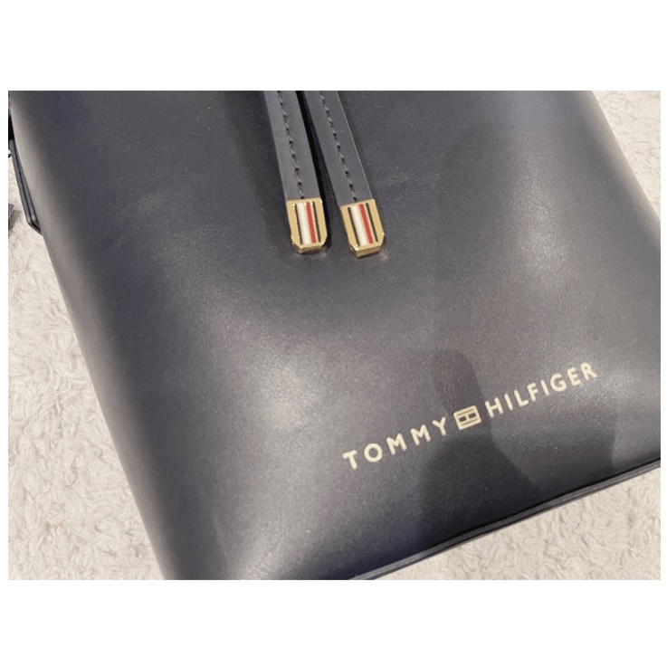 《特價優惠~水桶包》美國🇺🇸直寄~Tommy Hilfiger水桶包 側背包 小方包 斜背包 禮物:圖片 3