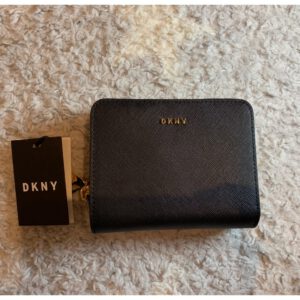 1/25到貨~美國直寄~全新DKNY黑色短夾 正品 防刮牛皮