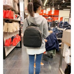 美國🇺🇸直寄~Guess 大容量立體壓紋後背包