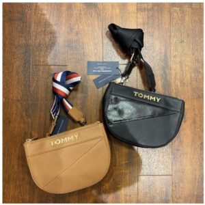 《最後一個》美國🇺🇸直寄~Tommy Hilfiger 半月型側背包 斜背包 禮物 代購